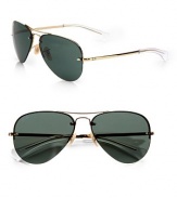 A classic favorite with metal frames and logo detail on temple. Available in silver with grey gradient lens or gold with green lens.UV 400 lens 100% UV protection Made in Italy 