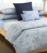 Featuring 220 thread count cotton vat dyed for lasting color and an ultrasoft feel, this Calvin Klein fitted sheet makes your night exceptionally indulgent. Choose from a small oval print or solid with double-row cording detail. (Clearance)