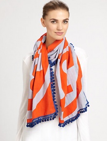 Tory's signature Reva print scarf is woven in plush cotton with the iconic logo and eye-catching pom-pom trim.Cotton42 X 80Dry cleanMade in India Tory's signature Reva print scarf is woven in plush cotton with the iconic logo and eye-catching pom-pom trim.Cotton42 X 80Dry cleanMade in India
