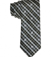 Plaid paired with the iconic Penguin graphic give this silk tie its stylish and playful personality.