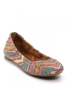 A swirl of soft colors adds rainbow prettiness to your every step. Lucky Brand's flex ballet flats make casual Fridays a little brighter.