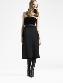 Dress with satin detail at waist.Back zip closure Below-the-knee skirt 80% viscose/20% silk Dry clean Made in Italy