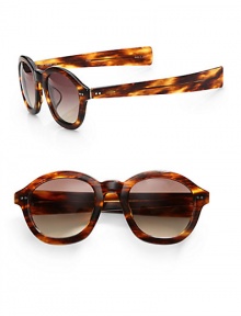 A resin design with a cool vintage look. Available in black with smoke gradient lens or shiny light tortoise shell with brown gradient lens. 100% UV protectionImported A resin design with a cool vintage look. Available in black with smoke gradient lens or shiny light tortoise shell with brown gradient lens. 100% UV protectionImported
