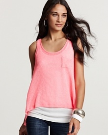 A flash of pink neon electrifies dark wash denim, lending a streak of trend-right style to your every day.