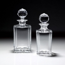 Helen is a classic.....clean lines, beautifully polished flat cut sides with a stunning stopper. This decanter is suitable for your best malt and will sit very well on table, sideboard or bar! Helen is a classic.....clean lines, beautifully polished flat cut sides with a stunning stopper. This decanter is suitable for your best malt and will sit very well on table, sideboard or bar!