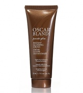 Pronto Glossing Cream is the most versatile styling product you'll own. It delivers weightless shine to all hair types, while it simultaneously controls frizz and tames fly-aways. It also has a Keratin protein boost for heat protection and Cystine copolymers for a glossy, brilliant finish. It's everything your hair needs-in one tube. - Instantly controls frizz and fly-aways- Protects from heat damage- Prevents cuticle damage- Enhances sheen and gloss- UV inhibitors prevent color fading
