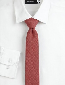 Simple, yet sophisticated skinny tie neatly woven in a textured cotton twill design.CottonDry cleanMade in United Kingdom Simple, yet sophisticated skinny tie neatly woven in a textured cotton twill design.CottonDry cleanMade in United Kingdom