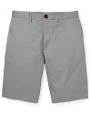 Always reliable, these chino shorts offer a classic silhouette and give you a go-to pair for all your sunny day activities.