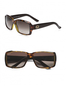 A classic yet stylish design with iconic GG accented temples. Available in shiny black with grey gradient lens or havana with brown gradient lens. Logo temples100% UV protectionMade in Italy