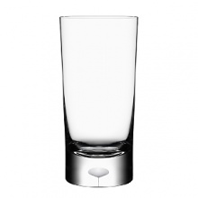 Designer Erika Lagerbielke created the successful Intermezzo glass series over 20 years ago and the handmade glass with its characteristic blue drop can be found in many homes around the world. This popular series is now available with a stylish transparent white drop. Intermezzo Satin is a sober glass that is suitable for all festive occasions; elegant and innocent white for weddings or graduations, or a crisp white for the winter's many celebrations. Designer Erika Lagerbielke created the successful Intermezzo glass series over 20 years ago and the handmade glass with its characteristic blue drop can be found in many homes around the world. This popular series is now available with a stylish transparent white drop. Intermezzo Satin is a sober glass that is suitable for all festive occasions; elegant and innocent white for weddings or graduations, or a crisp white for the winter's many celebrations.