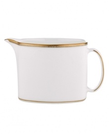 Adorned with delicate beetles and dragonflies, this classically shaped fine china creamer combines simple elegance with casual style. The gold wing border makes your tabletop shine with elegance while the classic shape and delicate pattern exude style.