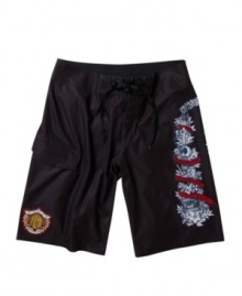 Get that laid-back warm-weather look you love with these board shorts from Quiksilver. Get that laid-back warm-weather look you love with these board shorts from Quiksilver.