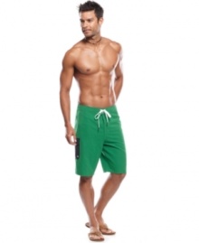 Sport and style combine with these cool cargo board shorts from Nike. Sport and style combine with these cool cargo board shorts from Nike.