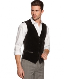 Update your standard suit-and-tie look with a modern spin on a classic design in this pieced vest from Alfani RED. Update your standard suit-and-tie look with a modern spin on a classic design in this pieced vest from Alfani RED.