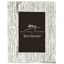 Woodgrain the alignment, texture and appearance of wood fibers plays a key role in woodworking techniques and the overall effect and impact of the finished piece. Michael Aram draws on these random natural patterns as inspiration for the Wood Grain collection of crystal barware and metal giftware in Michael Aram for Waterford. Woodgrain the alignment, texture and appearance of wood fibers plays a key role in woodworking techniques and the overall effect and impact of the finished piece. Michael Aram draws on these random natural patterns as inspiration for the Wood Grain collection of crystal barware and metal giftware in Michael Aram for Waterford.
