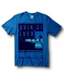 Ride the wave. This casual tee from Quiksilver brings your surf style to the streets.