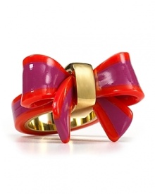 Let MARC BY MARC JABOBS' bow ring tie up loose ends in your accessory collection. With color-pop charm, the girlish bauble looks lovely with daily denim and cocktail dresses.