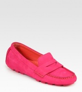 Leather essential has intricate stitching and a convenient rubber sole for traction. Leather upperLeather liningRubber solePadded insoleImportedOUR FIT MODEL RECOMMENDS ordering true size. 