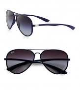 Classic aviator sunglasses are crafted in lightweight polymer acetate with polycarbonate lens. Available in blue with blue gradient lens.Logo temples100% UV protectionMade in Italy 