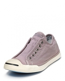 The classic Converse style gets an update with easy slip-on styling. Perfect for weekends--or long city walks. The classic Converse style gets an update with easy slip-on styling. Perfect for weekends--or long city walks.