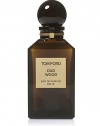 An exotic rosewood and cardamom, blended with exuberant Chinese pepper, envelop the wearer in warmth. Eventually, the center exposes a smokey blend of rare oud wood, sandalwood and vetiver. Finally, the creamy scents of tonka bean, vanilla and amber are revealed. 