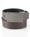 Change up your style with the sleek reversible design of this modern plaque belt in smooth nappa leather from Alfani.