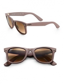 The definitive Wayfarer shaped frame with signature logo detail on the temples, in lightweight plastic. Available in matte grey frames with crystal brown gradient lenses.Plastic100% UV ProtectionMade in Italy The definitive Wayfarer shaped frame with signature logo detail on the temples, in lightweight plastic. Available in matte grey frames with crystal brown gradient lenses.Plastic100% UV ProtectionMade in Italy