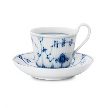 Hand painted, the Blue Fluted Plain pattern is a part of Denmark's cultural heritage. To connoisseurs all over the world, it's synonymous with Danish porcelain. Blue Fluted Plain is Royal Copenhagen's number one service - in more ways than one. It was the first service to be made at the Royal Copenhagen Porcelain Manufactory when it first started in 1775. Blue fluted Plain Plain has been manufactured continuously for more than two centuries and remains the factory's most sought after service. Hand painted, the Blue Fluted Plain pattern is a part of Denmark's cultural heritage. To connoisseurs all over the world, it's synonymous with Danish porcelain. Blue Fluted Plain is Royal Copenhagen's number one service - in more ways than one. It was the first service to be made at the Royal Copenhagen Porcelain Manufactory when it first started in 1775. Blue fluted Plain Plain has been manufactured continuously for more than two centuries and remains the factory's most sought after service.