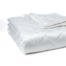 Hudson Park Luxe Diamond Stitch Queen Coverlet Hudson Park Luxe Diamond Stitch Queen Coverlet