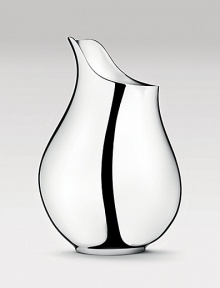 Voluptous yet stripped-down, this sleek stainless steel vase champions the clean lines and understated elegance celebrated in Scandinavian design.13H X 9W X 8DMirror finish stainless steelSigned by artist Ilse CrawfordImported