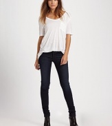 Ultra-slim dark-rinse denim hugs the body like a second skin.THE FITSlim fitRise, about 8½Inseam, about 34THE DETAILSZip flyFive-pocket style98% cotton/2% elastaneMachine washImported