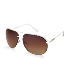 Be a framed beauty like the designer herself. Sunglasses by Jessica Simpson focus on ultimate style, raising the fashion bar a few notches. Be a framed beauty like the designer herself. Sunglasses by Jessica Simpson focus on ultimate style, raising the fashion bar a few notches.