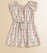 A bright and fun floral print with easy peasant styling on pure cotton.Elasticized gathered necklineCap raglan sleeves with elasticized openings/li> Drawstring waist with ribbon tiesPullover stylingCottonMachine washImported