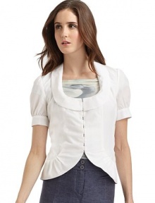 THE LOOKHorseshoe collarFront hook closureShort sleeves with gathered, banded cuffsPrincess seams Gathered front pockets Tulip hemSlightly flared hemTHE FITAbout 22 from shoulder to hemTHE MATERIAL80% linen/20% cuproCARE & ORIGINDry cleanImportedModel shown is 5'10 (177cm) wearing US size 4. THE LOOKHorseshoe collarFront hook closureShort sleeves with gathered, banded cuffsPrincess seams Gathered front pockets Tulip hemSlightly flared hemTHE FITAbout 22 from shoulder to hemTHE MATERIAL80% linen/20% cuproCARE & ORIGINDry cleanImportedModel shown is 5'10 (177cm) wearing US size 4.
