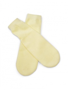 Soothe and recondition feet and calves by using a revolutionary gel technology that forms a contouring moisture wrap. These socks deliver a continual, intense treatment to feet in need. The gel lining nurtures and deeply moisturizes without leaving a residue on skin. The difference in skin condition is immediate--feet, heals and calves feel soft, nourished and relaxed. Soothe and recondition feet and calves by using a revolutionary gel technology that forms a contouring moisture wrap. These socks deliver a continual, intense treatment to feet in need. The gel lining nurtures and deeply moisturizes without leaving a residue on skin. The difference in skin condition is immediate--feet, heals and calves feel soft, nourished and relaxed.