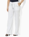 Rendered in breezy linen, Giselle pants are finished with a chic, wide leg and drawstring waist.