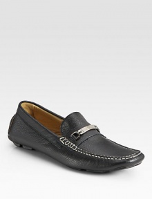 Signature style in beautiful leather with metal logo bit detail.Leather liningPadded insoleLeather soleImported Signature style in beautiful leather with metal logo bit detail.Leather liningPadded insoleLeather soleImported