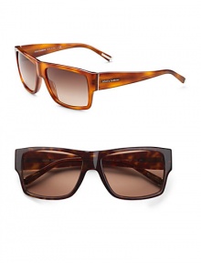 European style for the American man, designed in lightweight acetate with metal logo temple detail. Available in light Havana frames with brown gradient lenses or Havana frames with brown lenses. Temple logo detail UV400 lens 100% UV protective Made in Italy European style for the American man, designed in lightweight acetate with metal logo temple detail. Available in light Havana frames with brown gradient lenses or Havana frames with brown lenses. Temple logo detail UV400 lens 100% UV protective Made in Italy