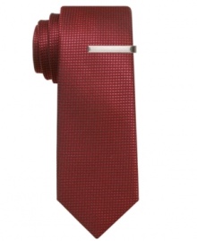 Texture messaging. Get a visually interesting look with this skinny tie from Alfani RED. Texture messaging. Get a visually interesting look with this skinny tie from Alfani RED.