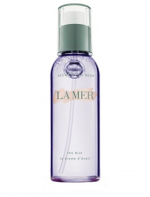 La Mer's exclusive Deconstructed Waters in this refreshing mist help to heal, hydrate, rebalance and revive lethargic skin. Marine and botanical extracts soothe surface irritations and gently relax dry lines to restore skin's appearance. Also recommended for men after shaving. 4.2 oz. La Mer's exclusive Deconstructed Waters in this refreshing mist help to heal, hydrate, rebalance and revive lethargic skin. Marine and botanical extracts soothe surface irritations and gently relax dry lines to restore skin's appearance. Also recommended for men after shaving. 4.2 oz.