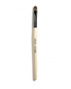 The ideal tool for applying Bobbi's new Long-Wear Cream Shadow formula. Features a brush head designed to pick up and perfectly apply our new shadow. 