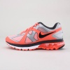 Excellerate your runs in style with this performance based women's shoe from Nike.