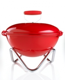 Park your picnic anywhere you please. The compact convenience of this on-the-go grill lets you serve up fish, steaks, burgers, vegetables and more in the tightest spaces. Your go-to for camping, tailgating, beach trips or apartment terraces, this enamel-coated steel charcoal grill is the perfect companion. Park your picnic anywhere you please. The compact convenience of this on-the-go grill lets you serve up fish, steaks, burgers, vegetables and more in the tightest spaces. Your go-to for camping, tailgating, beach trips or apartment terraces, this enamel-coated steel charcoal grill is the perfect companion.