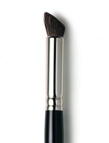 Laura Mercier's all-natural brush for colour application and blending. To contour, place the flat side upward, point into the crease and use a windshield wiper motion. Choose long handle or travel size brush. Made in USA. Laura Mercier's all-natural brush for colour application and blending. To contour, place the flat side upward, point into the crease and use a windshield wiper motion. Choose long handle or travel size brush. Made in USA.