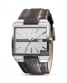 With a square face and luxe leather strap, Armani Exchange's stainless steel bracelet is a modern accent. Slip it on to finish classic tailoring and sharp suits in contemporary fashion.