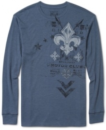 More than just a layer, this Retrofit graphic thermal is in a stylish league all its own. More than just a layer, this Retrofit graphic thermal is in a stylish league all its own.