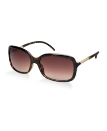 Balancing functionality and inspiration is at the heart of Calvin Klein's sunglass styles. It's no wonder the brand is one of the leading fashion design studios in the world. Balancing functionality and inspiration is at the heart of Calvin Klein's sunglass styles. It's no wonder the brand is one of the leading fashion design studios in the world.