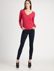 Featherweight cashmere in a classic V-neck style, the perfect luxe addition to any wardrobe.V-neckLong sleevesRibbed trimCashmereDry cleanImportedModel shown is 5'11 (180cm) wearing US size Small.