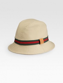 Cotton bucket hat with embossed trademark. Green/red/green web Leather trim GG cotton lining Made in Italy Cotton bucket hat with embossed trademark. Green/red/green web Leather trim GG cotton lining Made in Italy