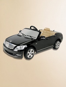 This battery-powered, 1/4 scale model of the original will be the delight of every girl and boy. Realistic features include:Three stroke steering wheelLED headlightsFunctional hornRealistic alloy-like wheelsLicensed by Mercedes-BenzSpeed: 1.25 - 1.56 mphRechargeable battery and charger includedBattery: 1x 6V 4Ah batteryForward and reverse gearsMaximum rider height: 3'6Maximum weight: 55 lbs.Ages 3 to 6Imported